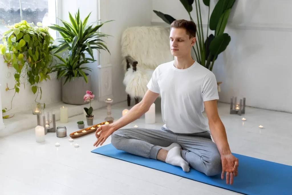 Entspannte Person nach einer stressreduzierenden Meditationsübung